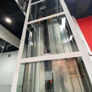 Compact Screw‑Driven Home Elevator – 15m Travel Height at 0.15 m/s Speed