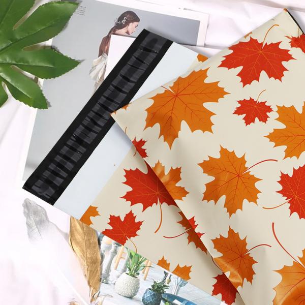 Essential Maple Leaf Express Bag In Autumn And Winter