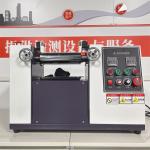 Open Two Roll Rubber Mixing Mill Desktop Type 0.3kg Mixing Capacity SUS304