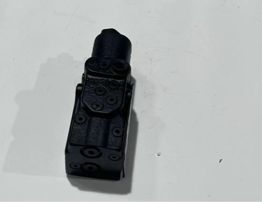 Quality Smart P2075083602N Relief Valve Sany Reach Stacker Parts High Precision for sale