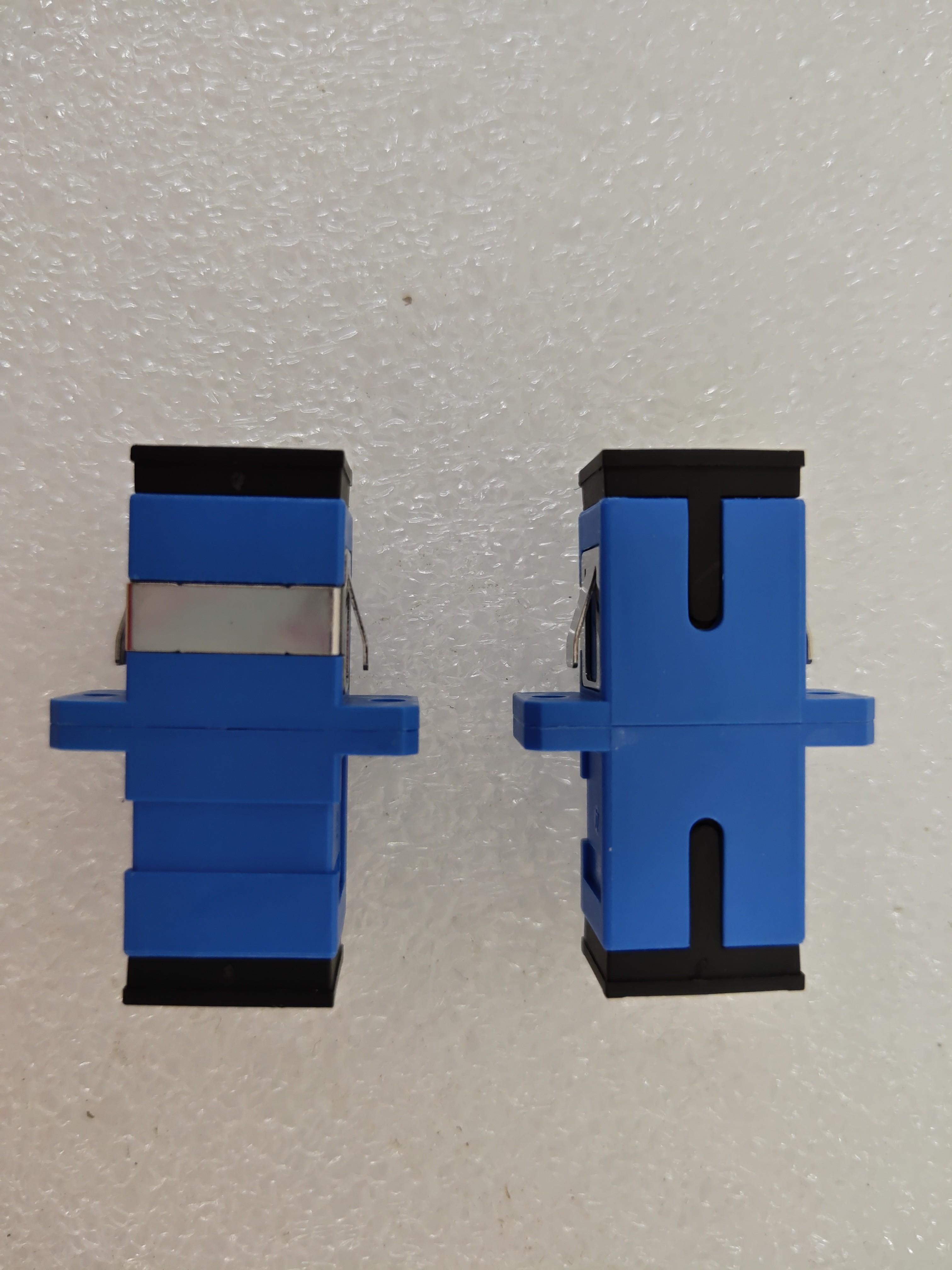 Blue SC To SC Simplex Adapter Flanged Telecommunication Network