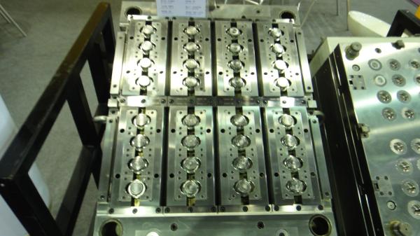 Chinese custom injection molding injection mould factory OEM service PVC