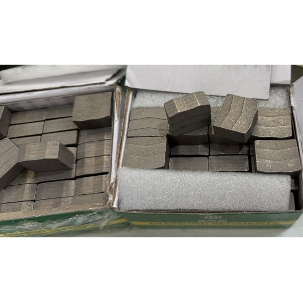 Granite Cutting Diamond Segments Customized For 2000mm Saw Blade