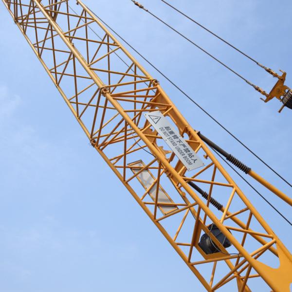 Quality Used 150T Crawler Mounted Tower Crane For Operation In Narrow Space for sale
