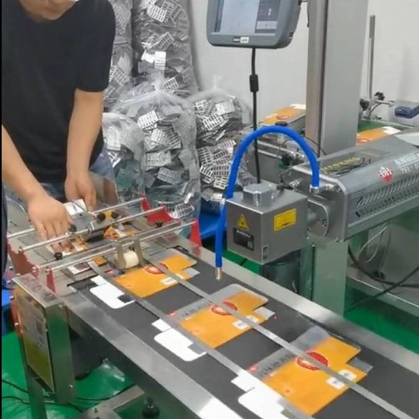 Co2 Laser Inkjet Printer Flying Co2 Laser Marking Machine On The Fly