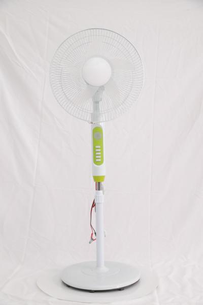 Quality Elegant Design Solar Stand Fan With 3 Speed 1.1-1.2m Adjustable Height for sale
