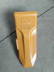 PC300RC Komatsu Excavator Bucket Tooth 207-70-14151 RC Excavator Bucket Tiger Teeth
