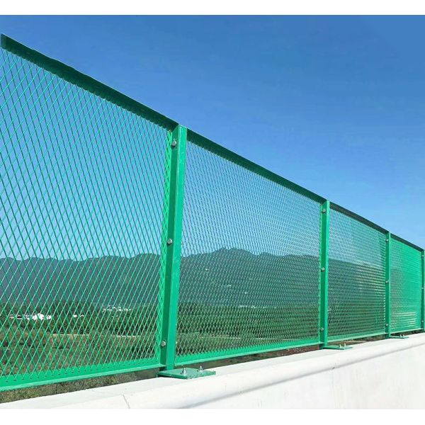 Outdoor Security Galvanized Coated Mesh Fence Barbed Wire Fence With Crowd Control Barrier