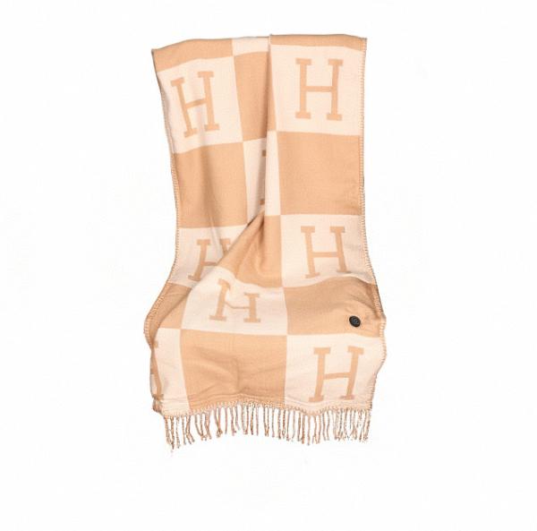 Quality DC 12V 20W Type C Fast warming shawl (scarf) beautiful design and comfortable touch for sale