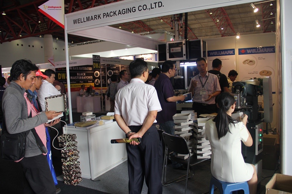 Semi Automatic Pressing Rigid Box Air Bubbles Machine