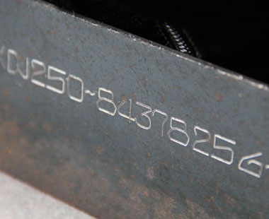 OEM Metal Vin Punching Machine Pneumatic Type PC Controller More Than 10 Years