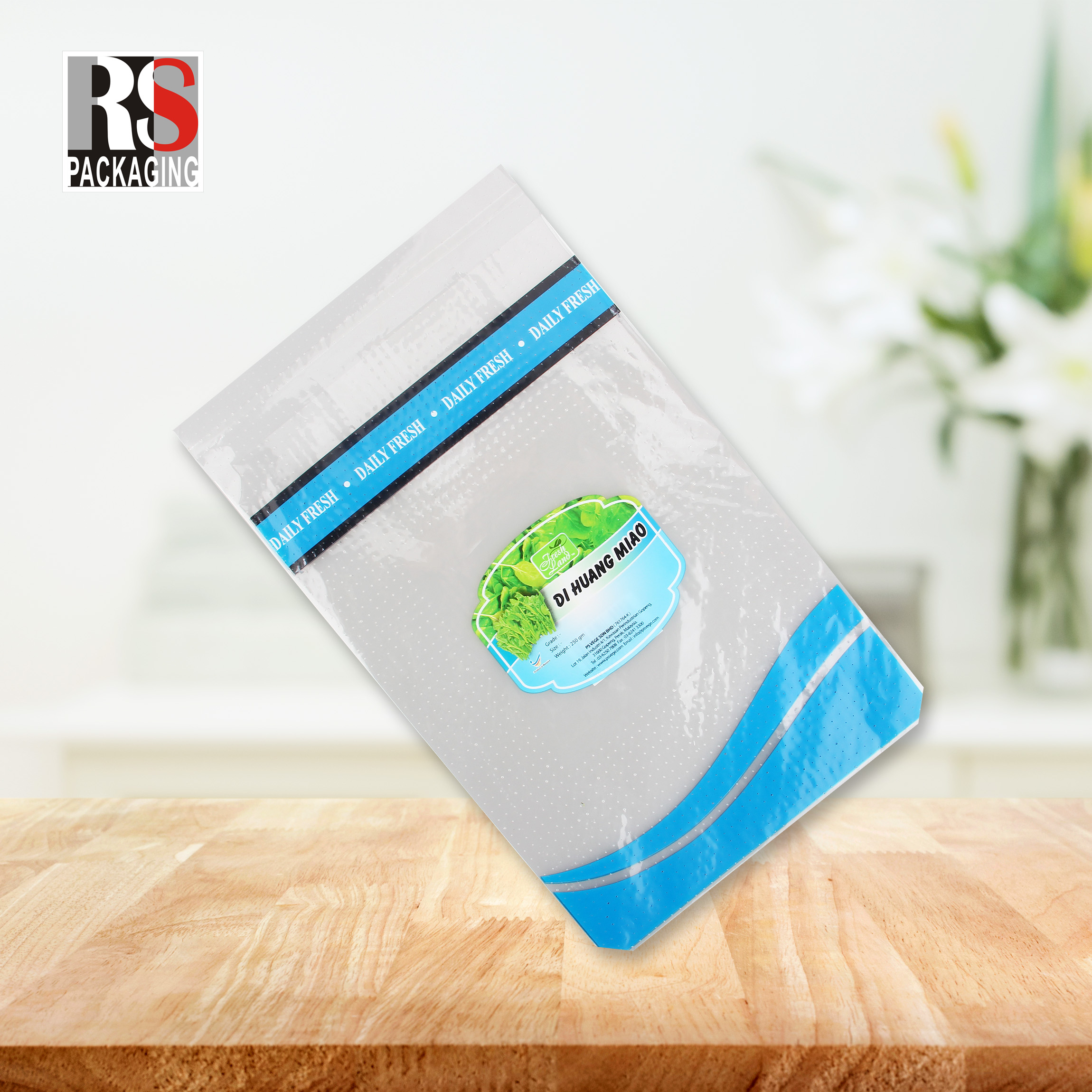 Micro Perforation Clear Plastic BOPP Packaging Bag Anti Fog For Fresh Lettuce
