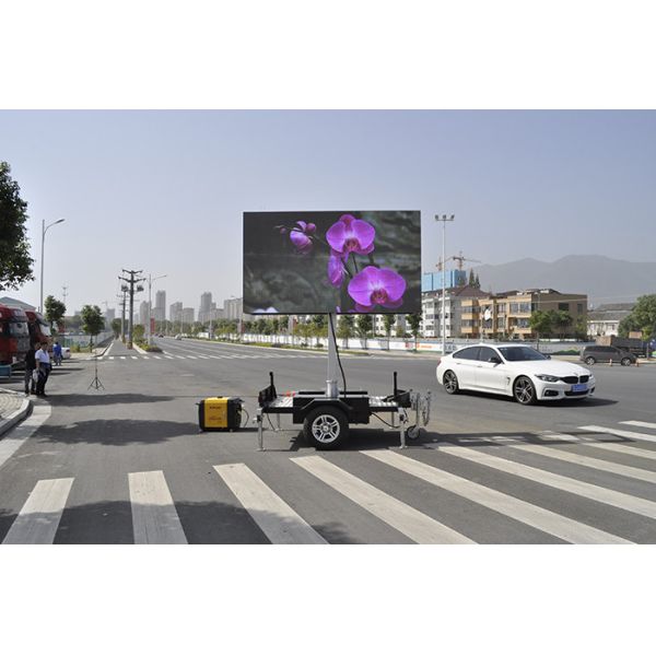 Outdoor High Brightness Mobile Trailer LED Truck Display With Lifting Function