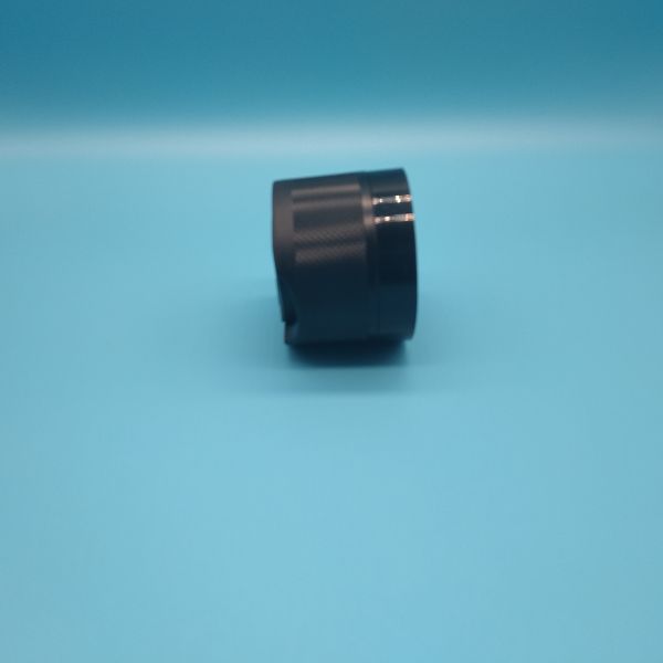 Compact and Leak-Proof Moisturizing Sunscreen Spray Valve for Portable Protection with Secure Travel Lock Feature