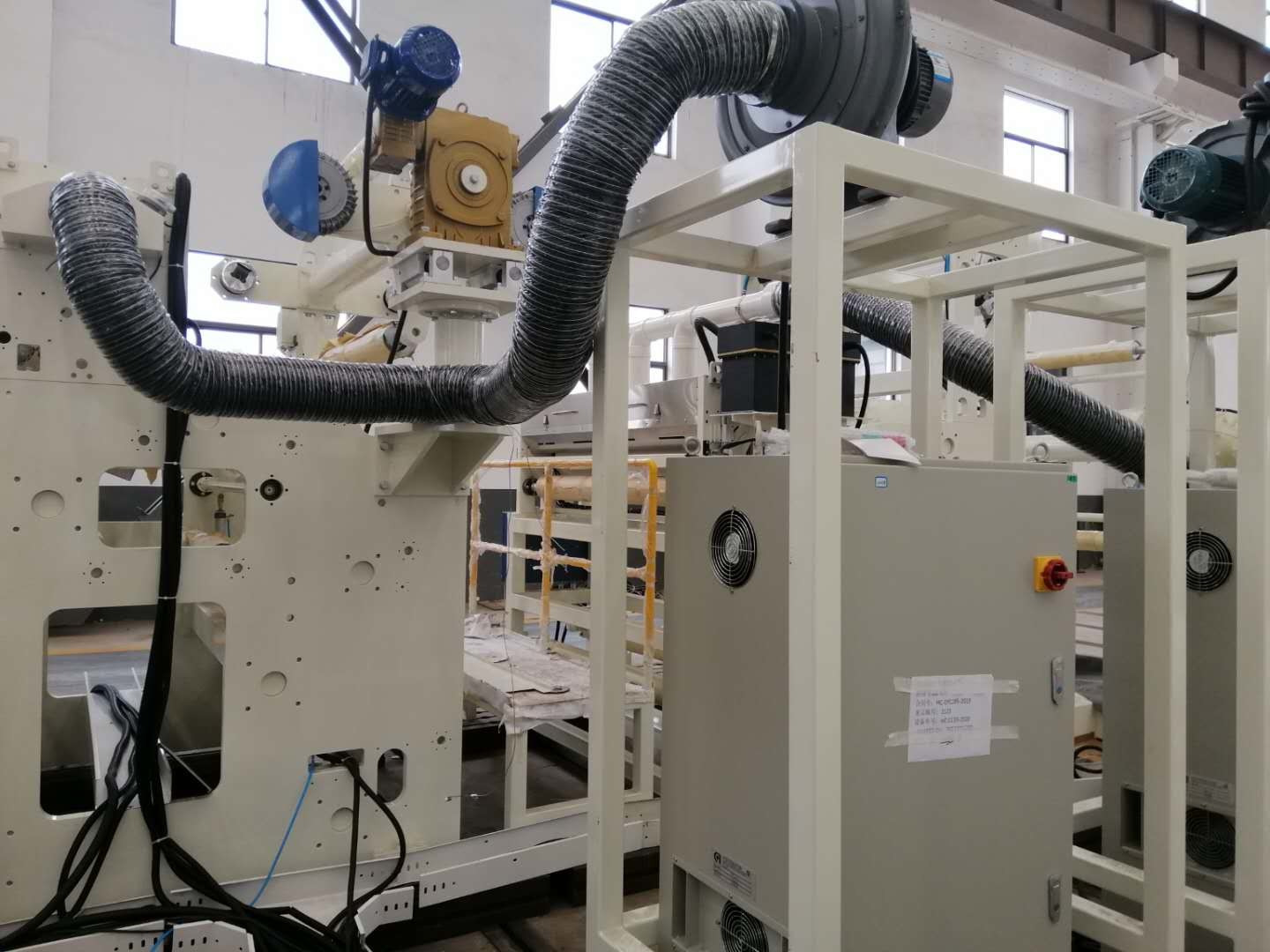Automatic High Performance Extruder Plastic Lamination Machine With Special Screw Design in white and blue