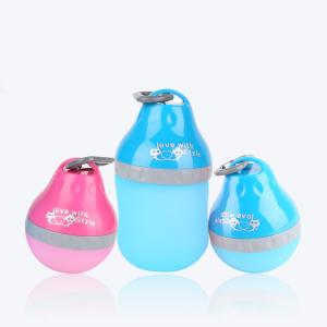 China Food Silicone Dog Water Bottle 7 Oz 14 Oz Love Style For Small Pets on sale