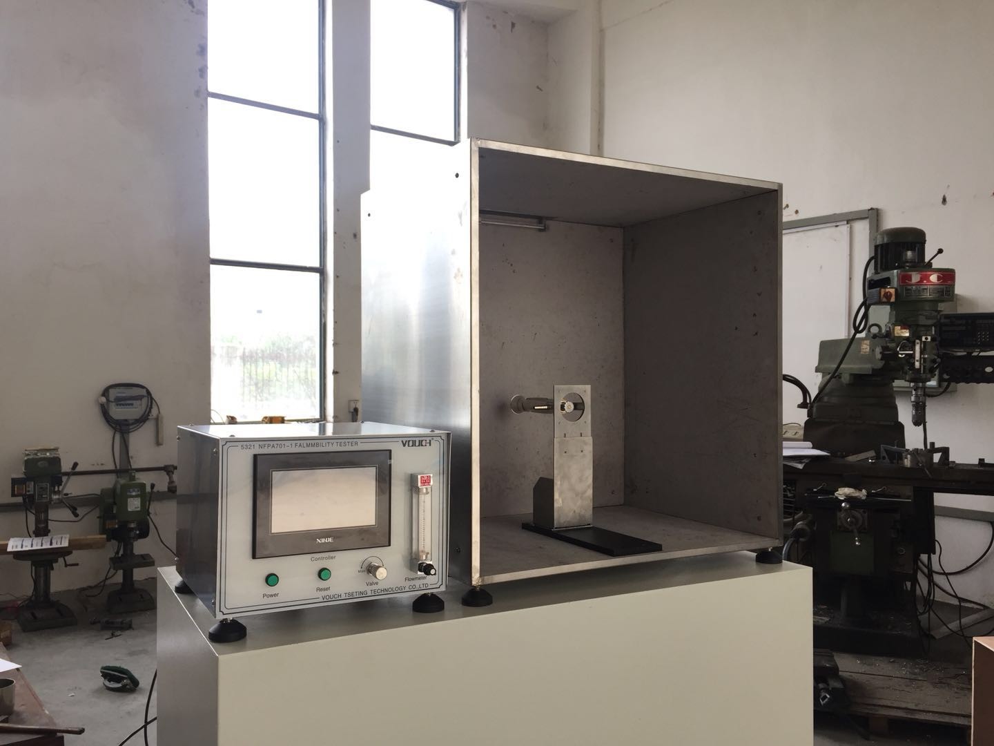 Fabric Laboratory Textile Testing Instruments Large Fabric Hanging Standard NFPA701-2