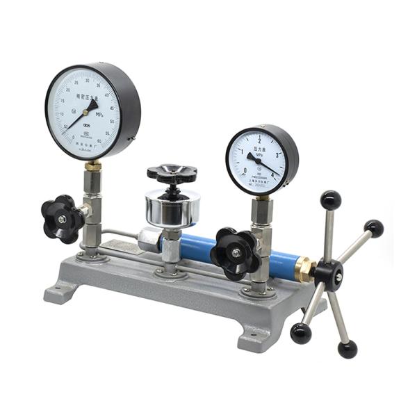 XINYIYB YW-60 Pressure Calibrator front view