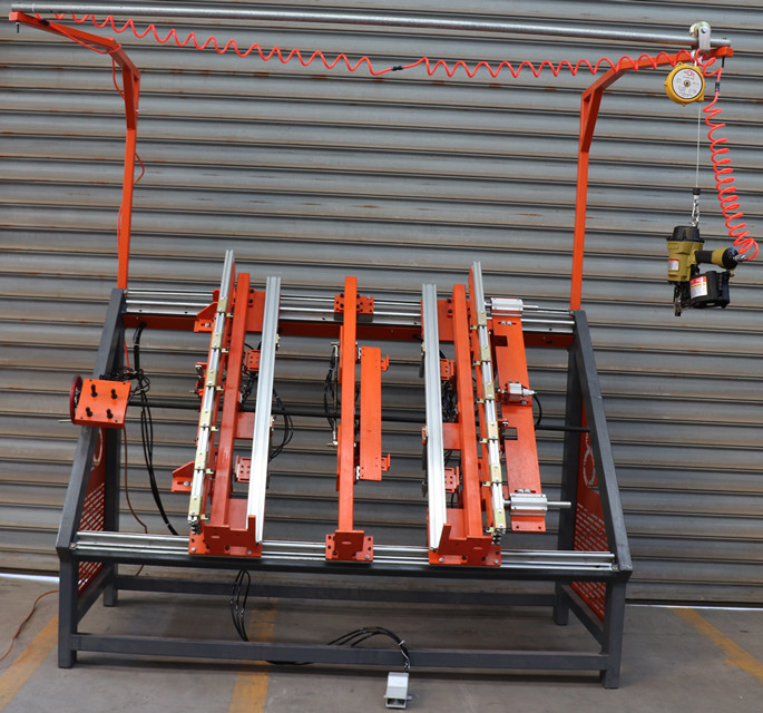 Hot Selling Automatic Stringer Pallet Nailing Machine Automatic Wood Pallet Making Machine Price for Sale