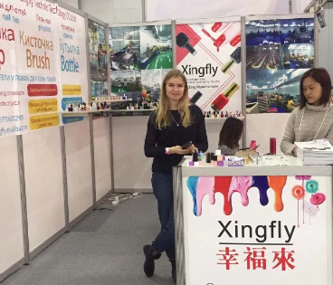 Plastic Pp Nail Polish Brush White Black For Personal Care Nail Bottle