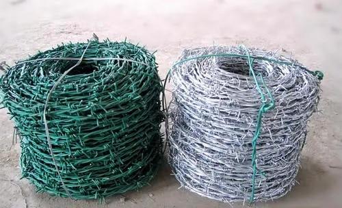 Quality Galvanized Barbed Wire Fence Low Carbon Steel Wire 3.5mm for sale