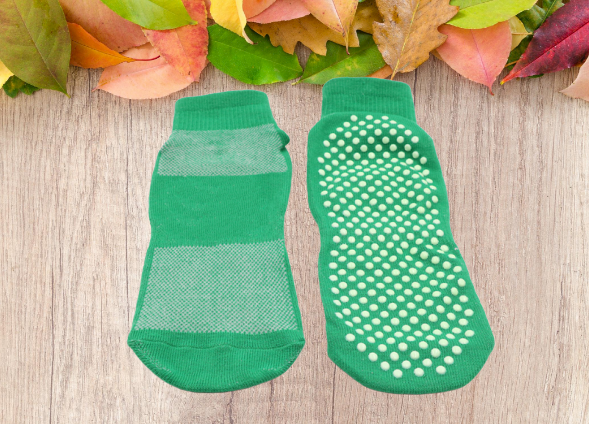 Custom Logo Non Slip Grip Socks Polyester Material Altitude Trampoline Socks