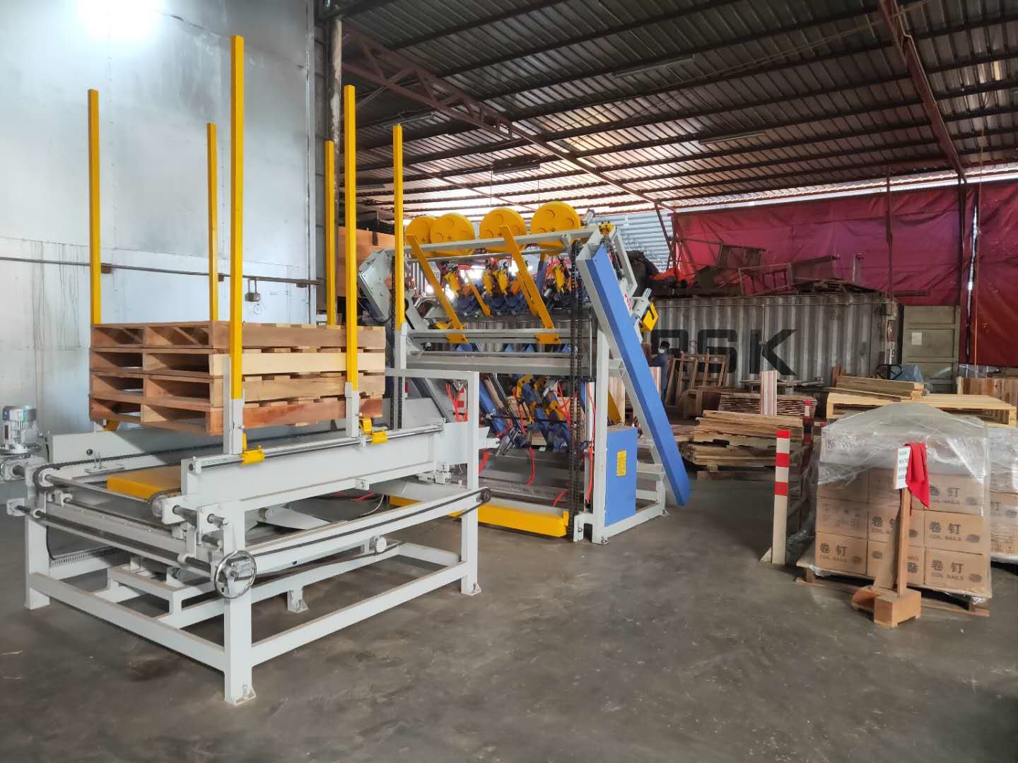 Hot Selling Automatic Stringer Pallet Nailing Machine Automatic Wood Pallet Making Machine Price for Sale
