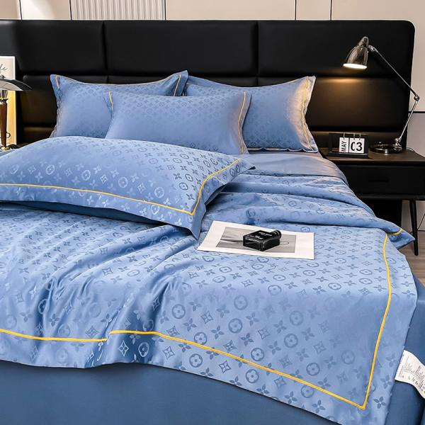 Quality Comfortable and Breathable 200TC Satin Jacquard Quilt Set for Cool Summer Nights for sale
