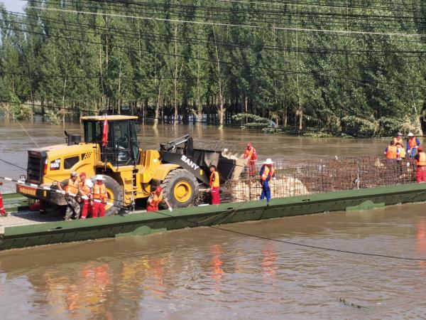 Quality Tracked Load 72t Military Pontoon Bridge / Military Floating Bridge for sale