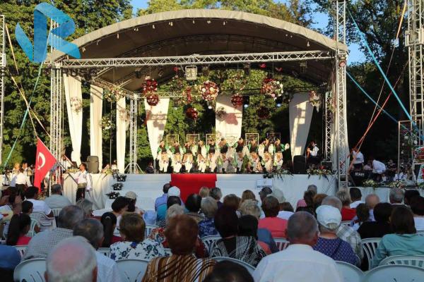 Quality Dome Aluminum Triangle Truss , Wedding Line Array Speaker Truss Stand for sale