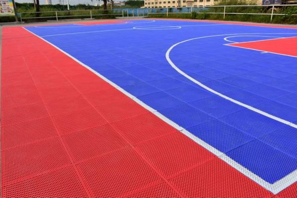 Quality Popular Design Interlocking Playground Mats  Low Maintenance Cost for sale