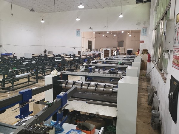 Rigid Box Four Corner Pasting Machine / Automatic Corner Pasting machine