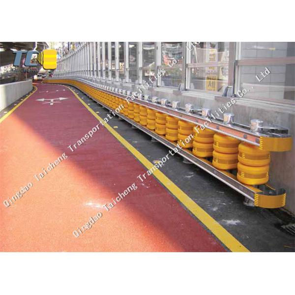 Polyurethane Foam Rolling Barrier System Q235 Hot Dip Galvanizing Material