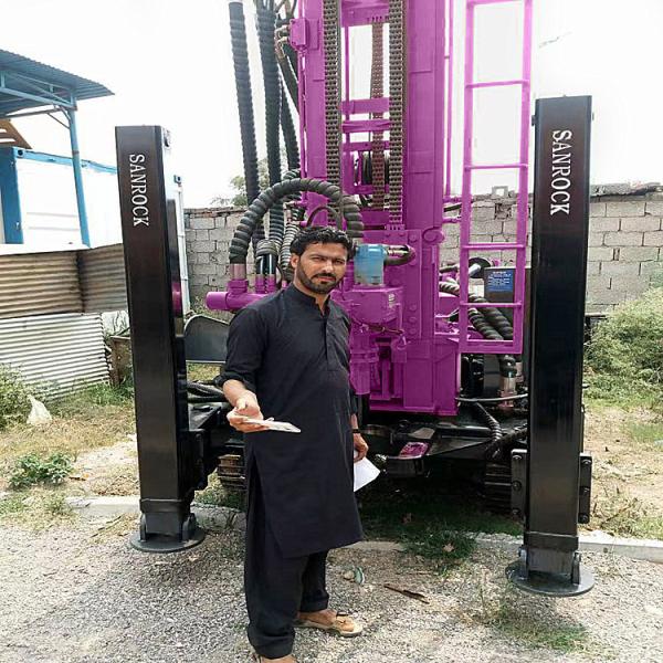 800m Deep Water Drilling Rigs Diesel Engine 194KW Hydraulic Water Well Drilling Machine