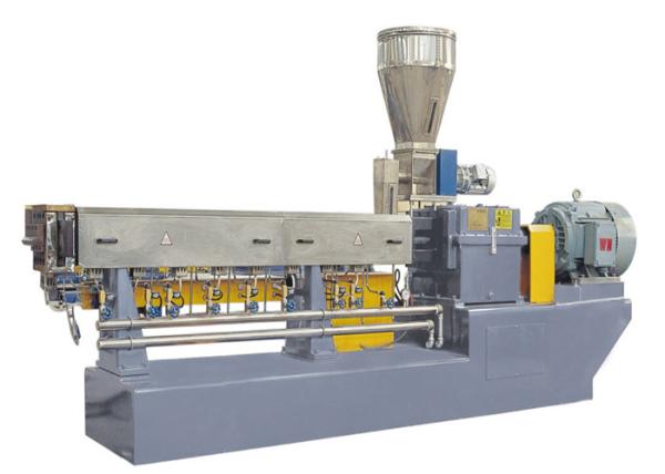 Quality Parallel Twin Screw Extruder Machine , Pp Extruder Machine 100~500kg/H Capacity for sale