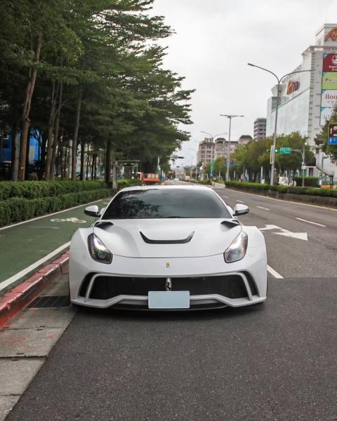 Quality Ferrari F12 Carbon Fiber body Kit F12 Novitec N-largo style front and rear bumper wheel arch F12 front lip diffuser spoiler for sale