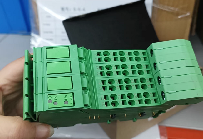 2878447 IB IL AI 4/EF-PAC Phoenix Contact Analog Module 4-channel Differential Input