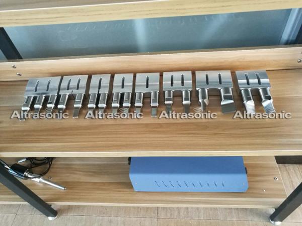 30Khz Ultrasonic Several Riveting Actions Performed Simultaneously with One