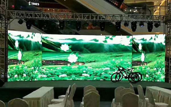 Quality SMD P5 Indoor LED Stage Backdrop , LED Stage Display Screen 110-240 Volt for sale