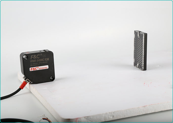 Buy cheap Long Distance Rectangular Photoelectric Sensor 400cm Retro-Reflective 12VDC product