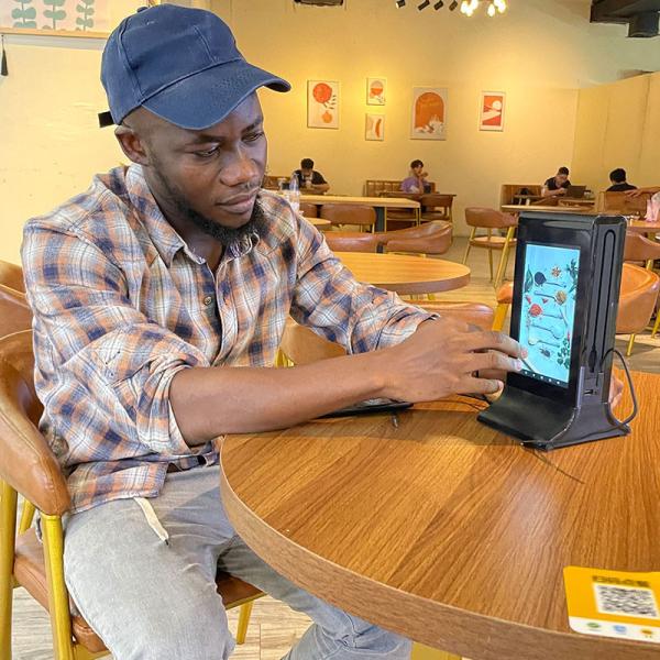 Quality Android Indoor LCD Advertising Display Smart Touch Screen Table for Coffee / House / Hotel for sale