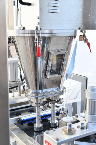SGS Linear Multi Head 304SUS K Cup Filling Machine