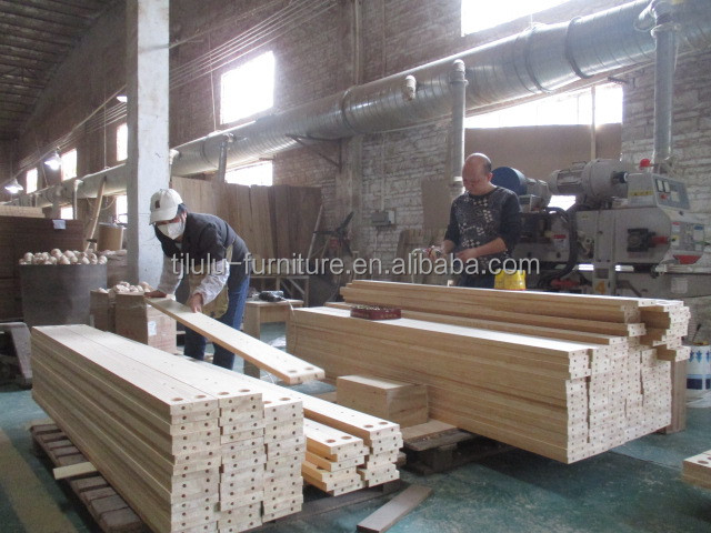 Wooden Dining Table with Modern Design and Eco-friendly Materials
