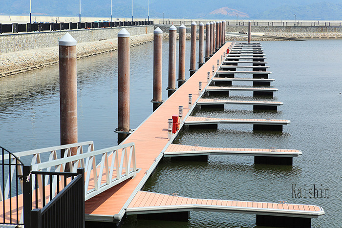 Marinas Floating Bridge Dock LLDPE Floating Dock Built For Aluminum Floating Pontoon