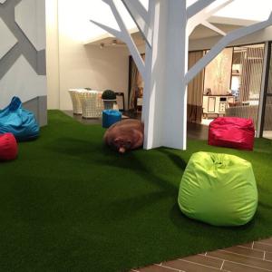 Protective Indoor Grass Mating Flooring With Sunshine Raining Resistance