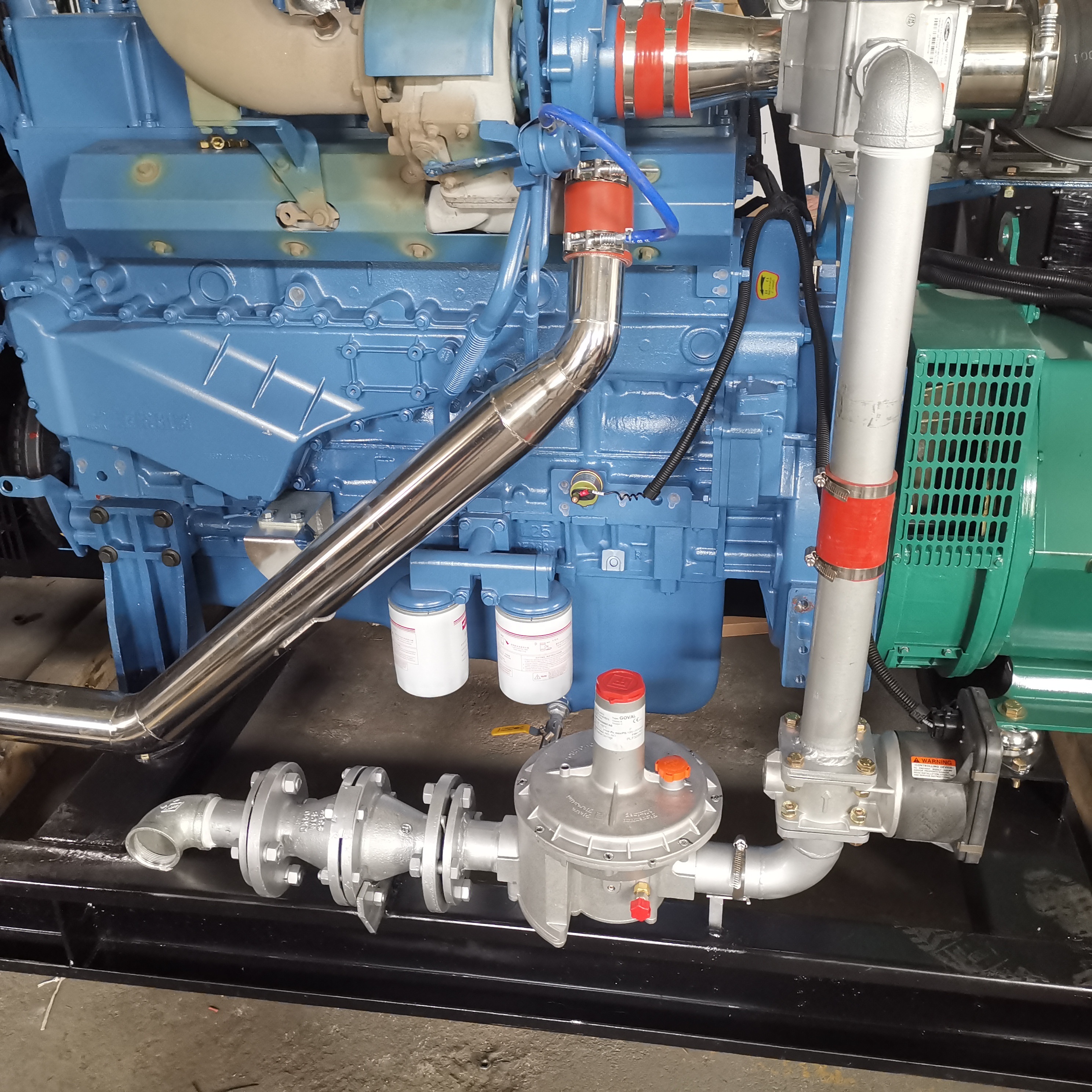 Soundproof Canopy 350KW Natural Gas Generator Set for Russian Market Rated Current 630A