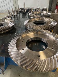 Precision Crown Wheel And Pinion Gear 20crmnti Material Customizable