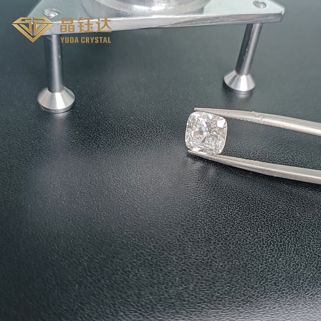 7.0ct 8.0ct HPHT Lab Grown Diamonds Rectangular DEF Color For Oval Diamonds