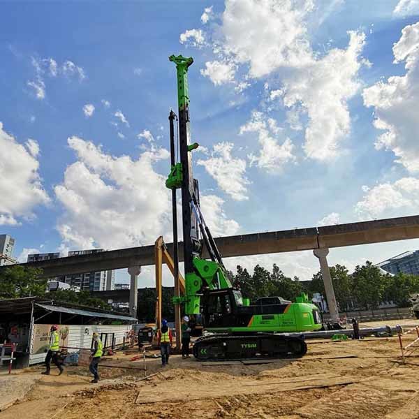 Crawler Rotary Piling Rig With ±5° Lateral Mast Inclination 79 M / Min Auxiliary Winch Line Speed
