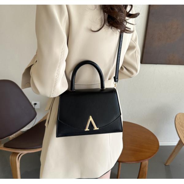 Women Underarm Shoulder Bags Cover type Elegant Versatile Handbag